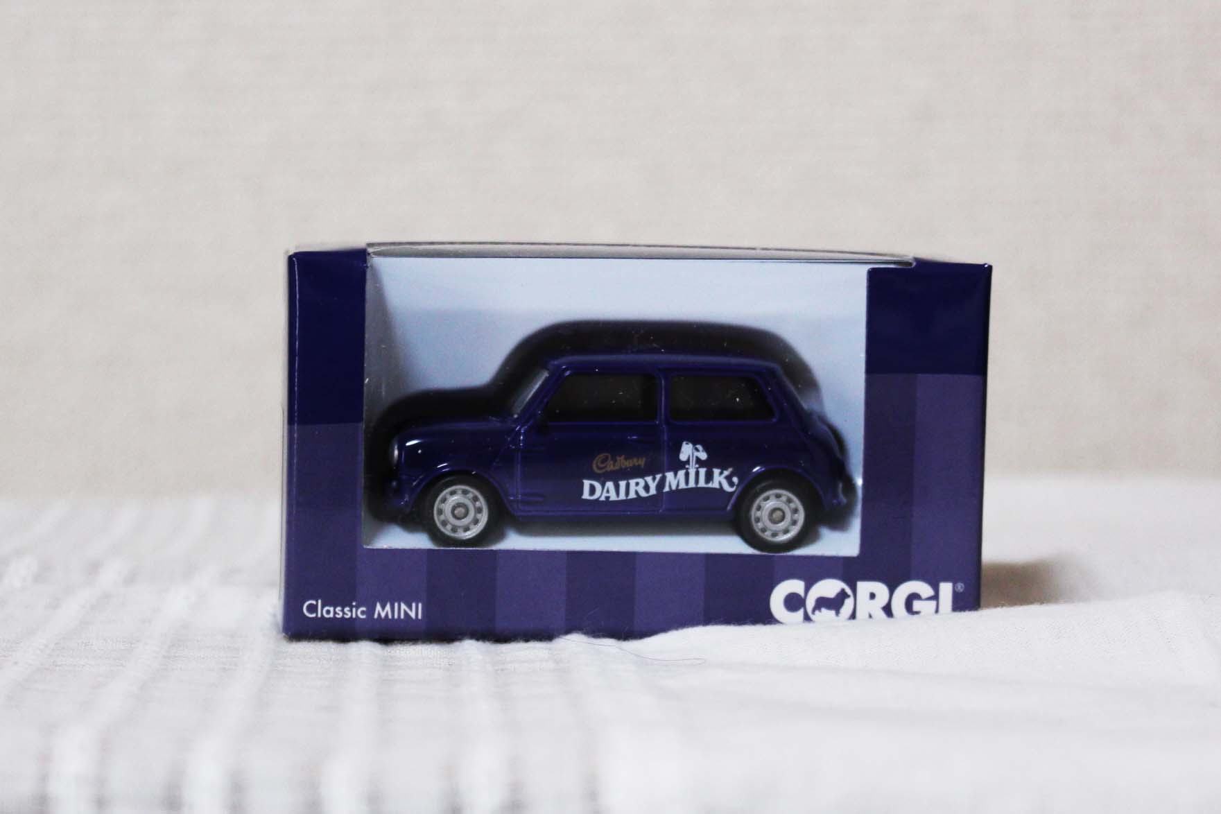 画像1: 【イギリス】CORGI　ミニカー　ミニバン　Cadbury's